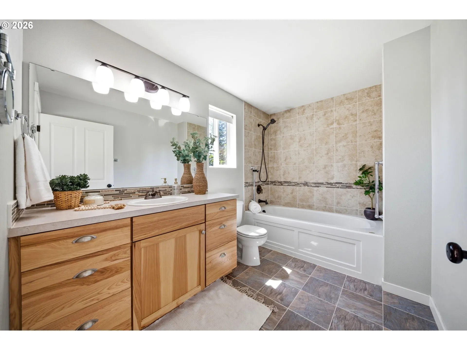 Bathroom, Attached