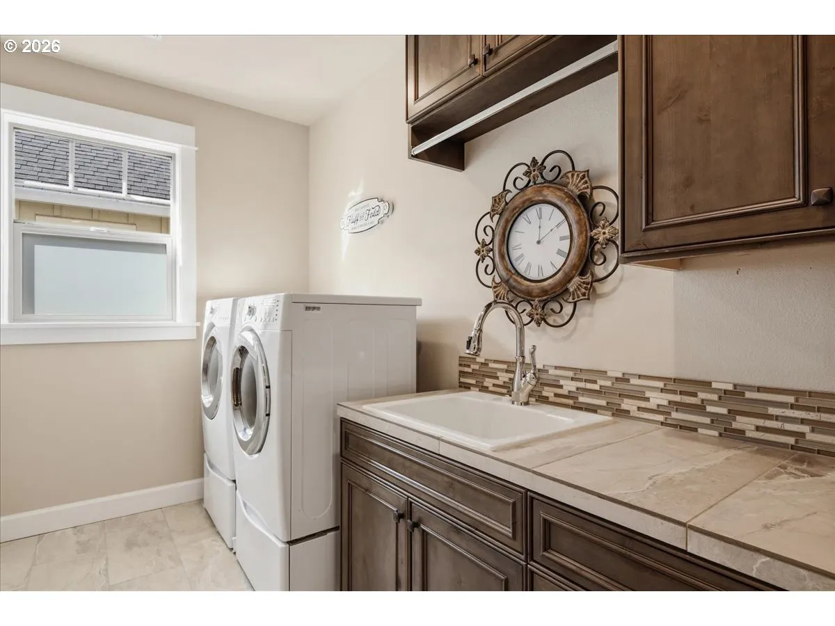 Laundry-Upper