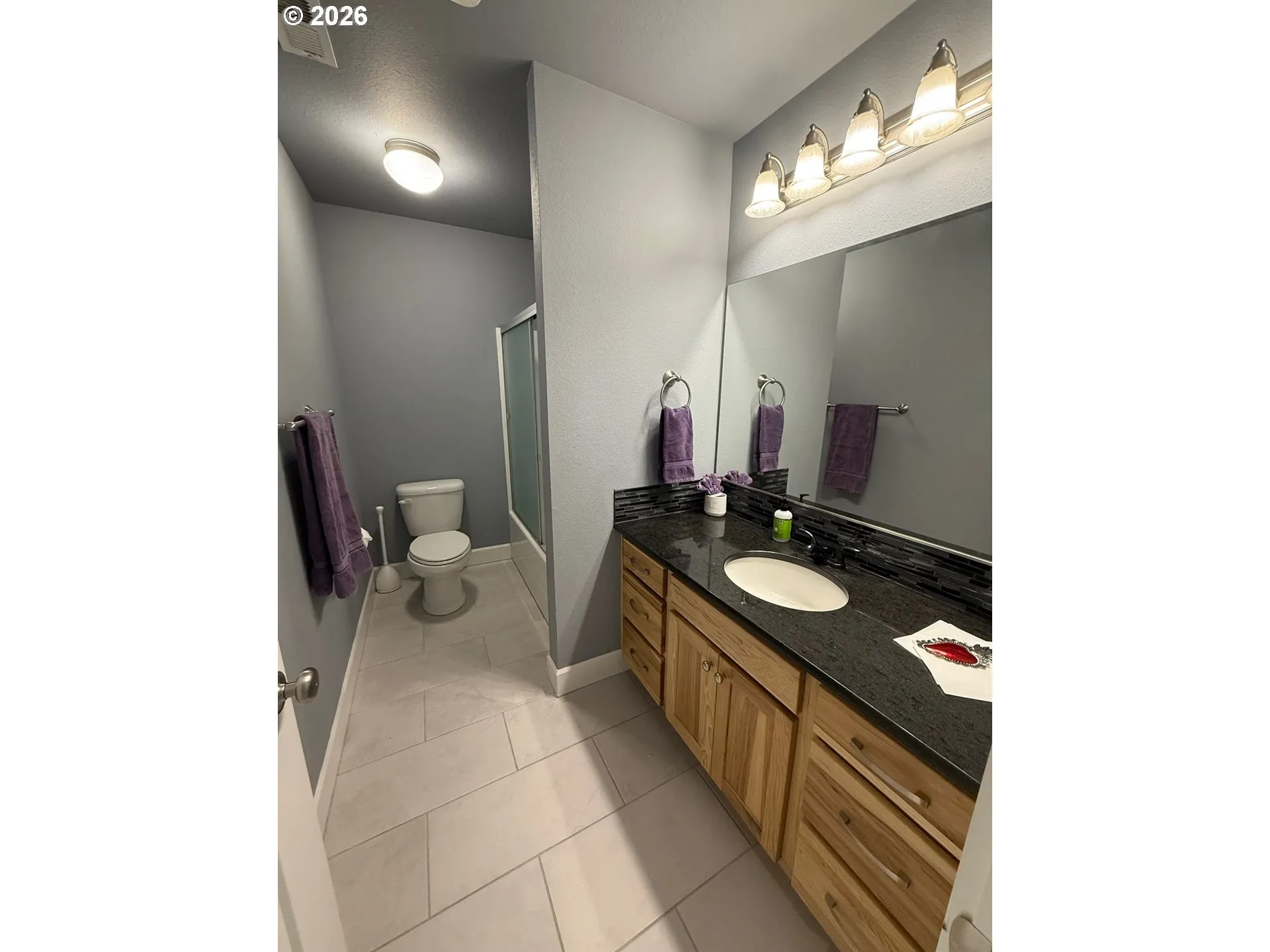 Bathroom-Upper