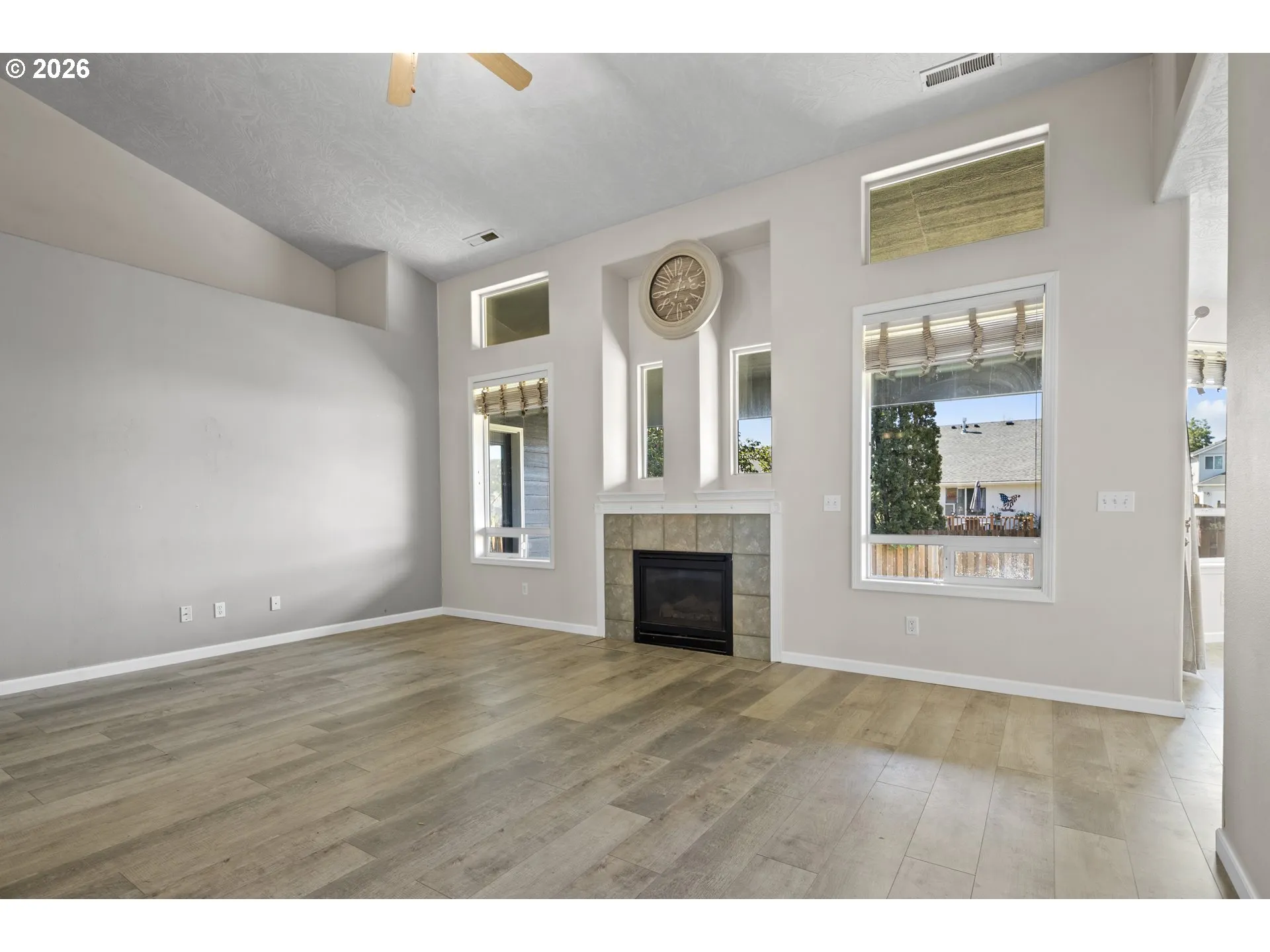 Living Room-Ceiling Fan