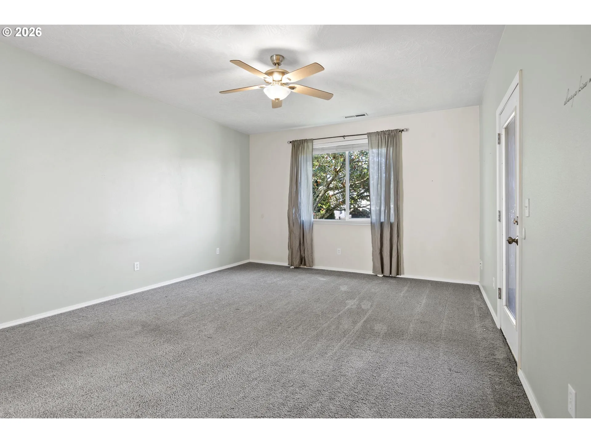 Bedroom, Primary-Ceiling Fan