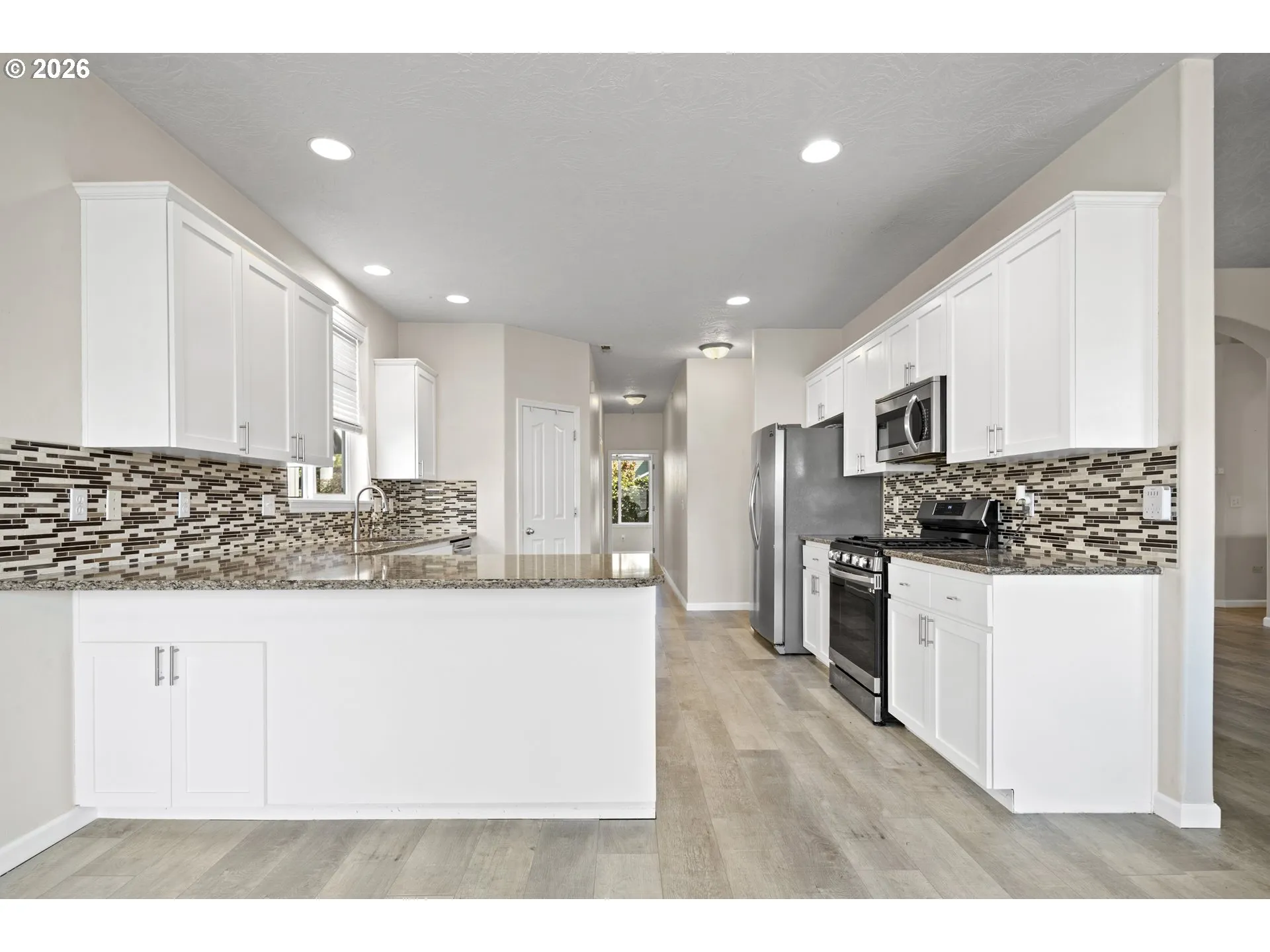 Kitchen-Breakfast Bar