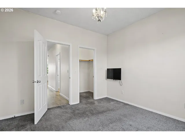 Bedroom-Walk-In Closet