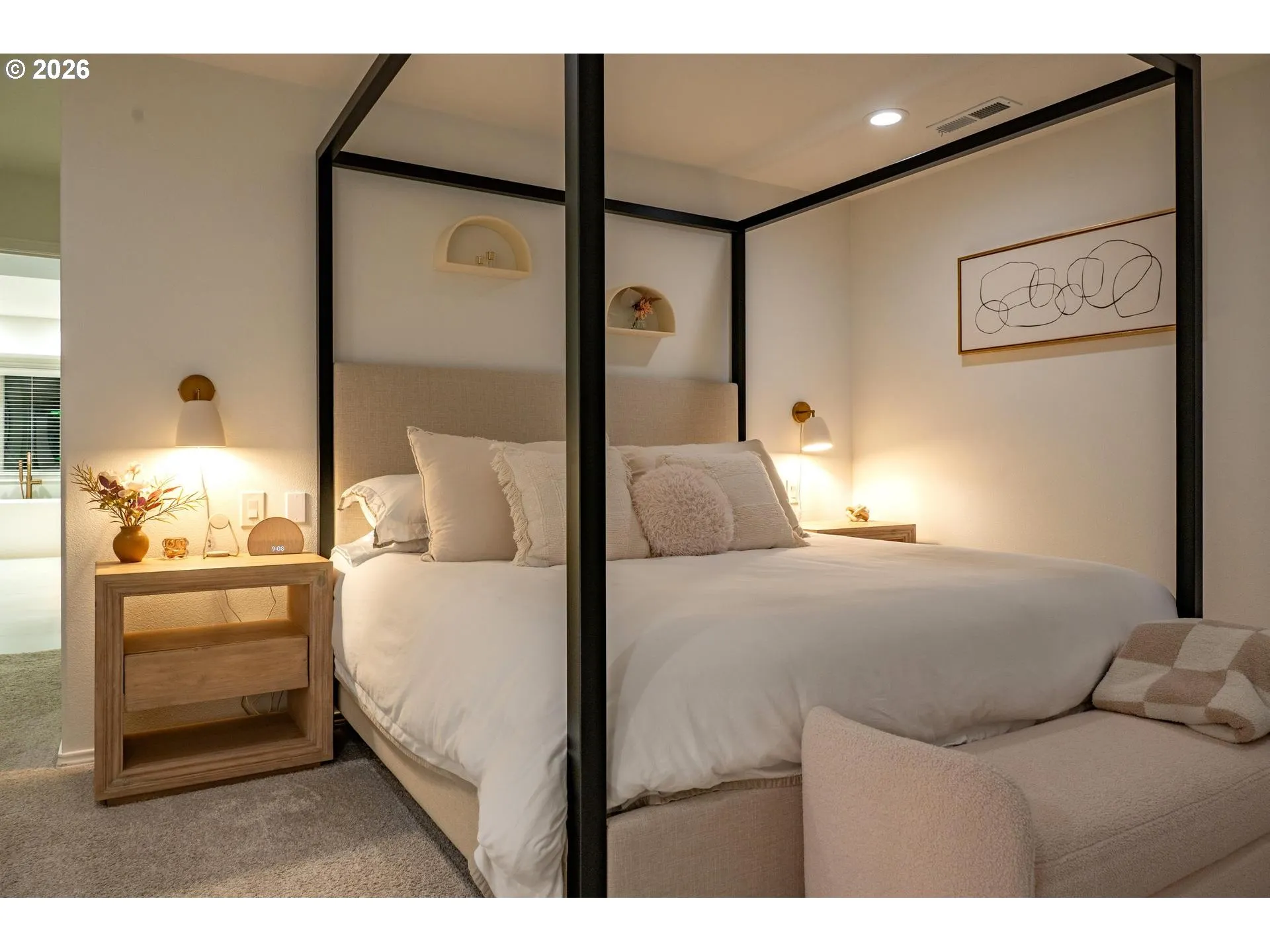 Primary Bedroom-Upper