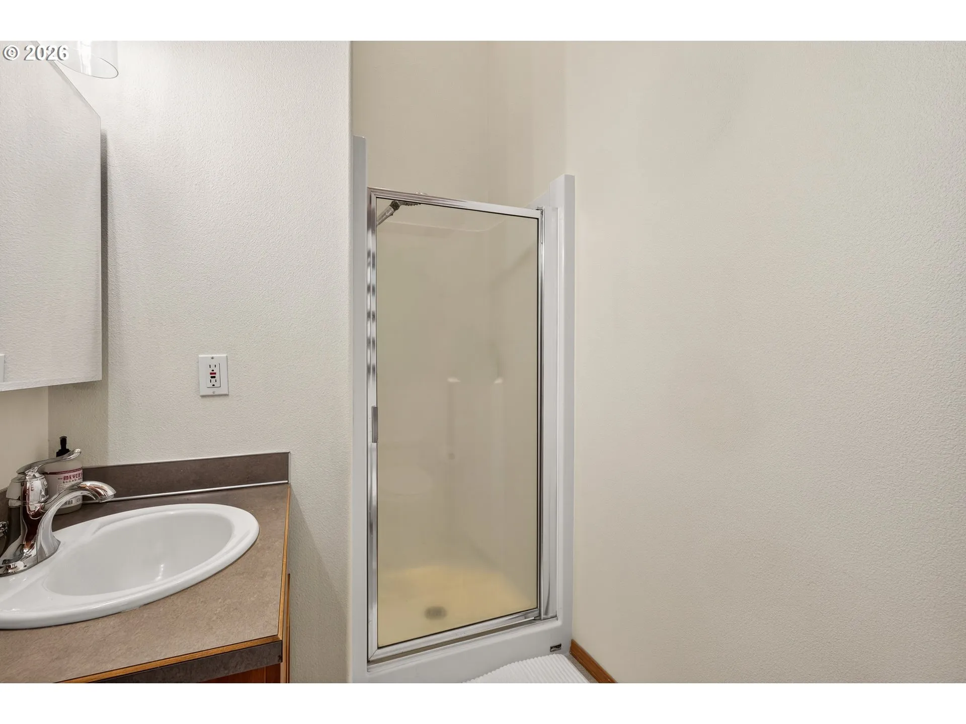 Bathroom-Upper