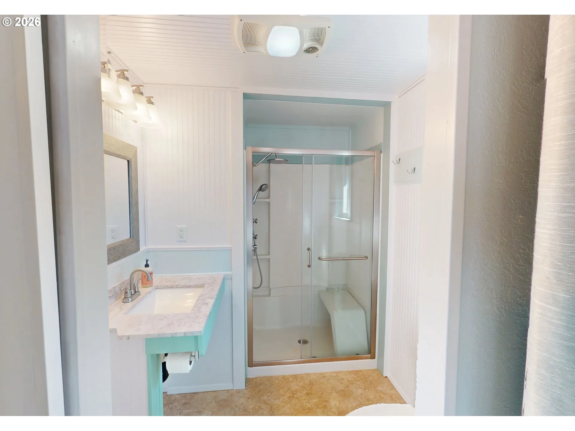 Bedroom-Full Bathroom