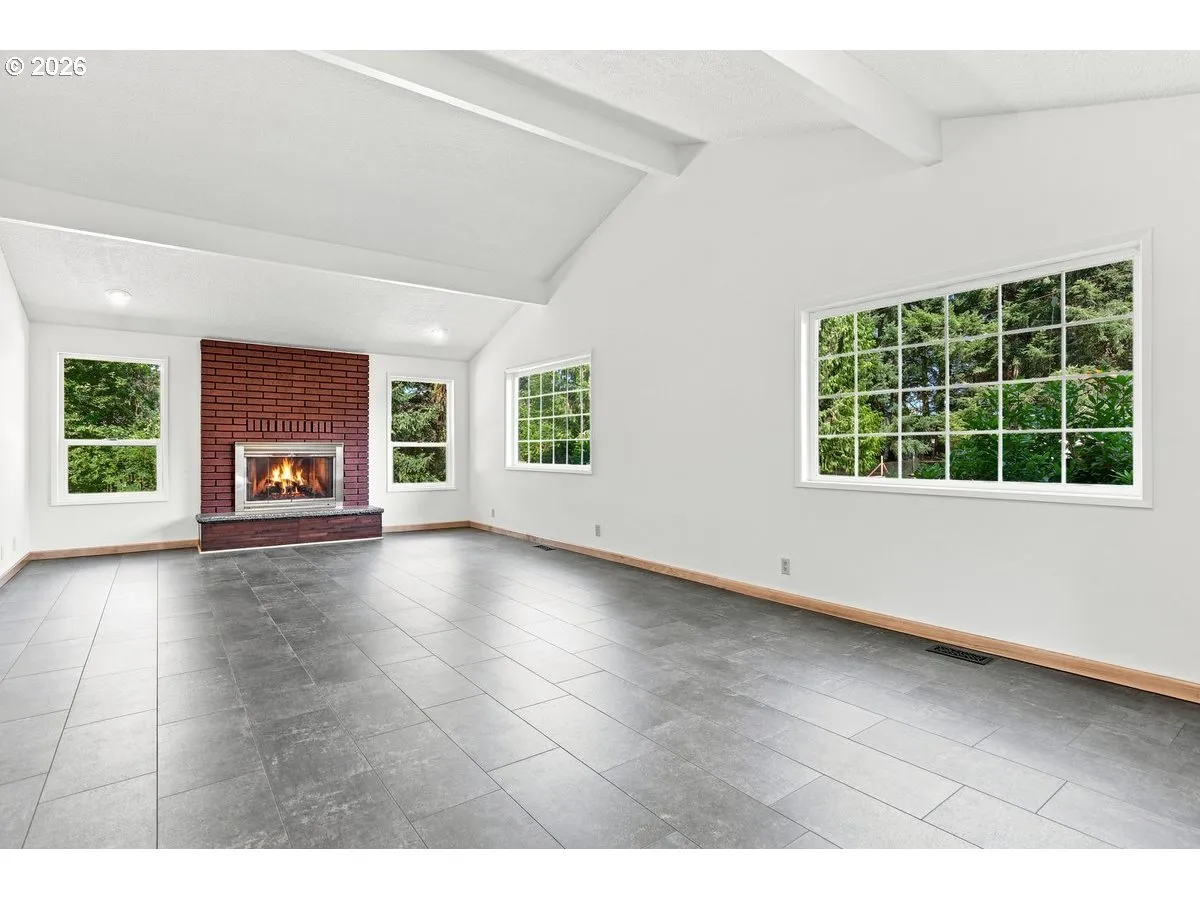 Living Room-Fireplace