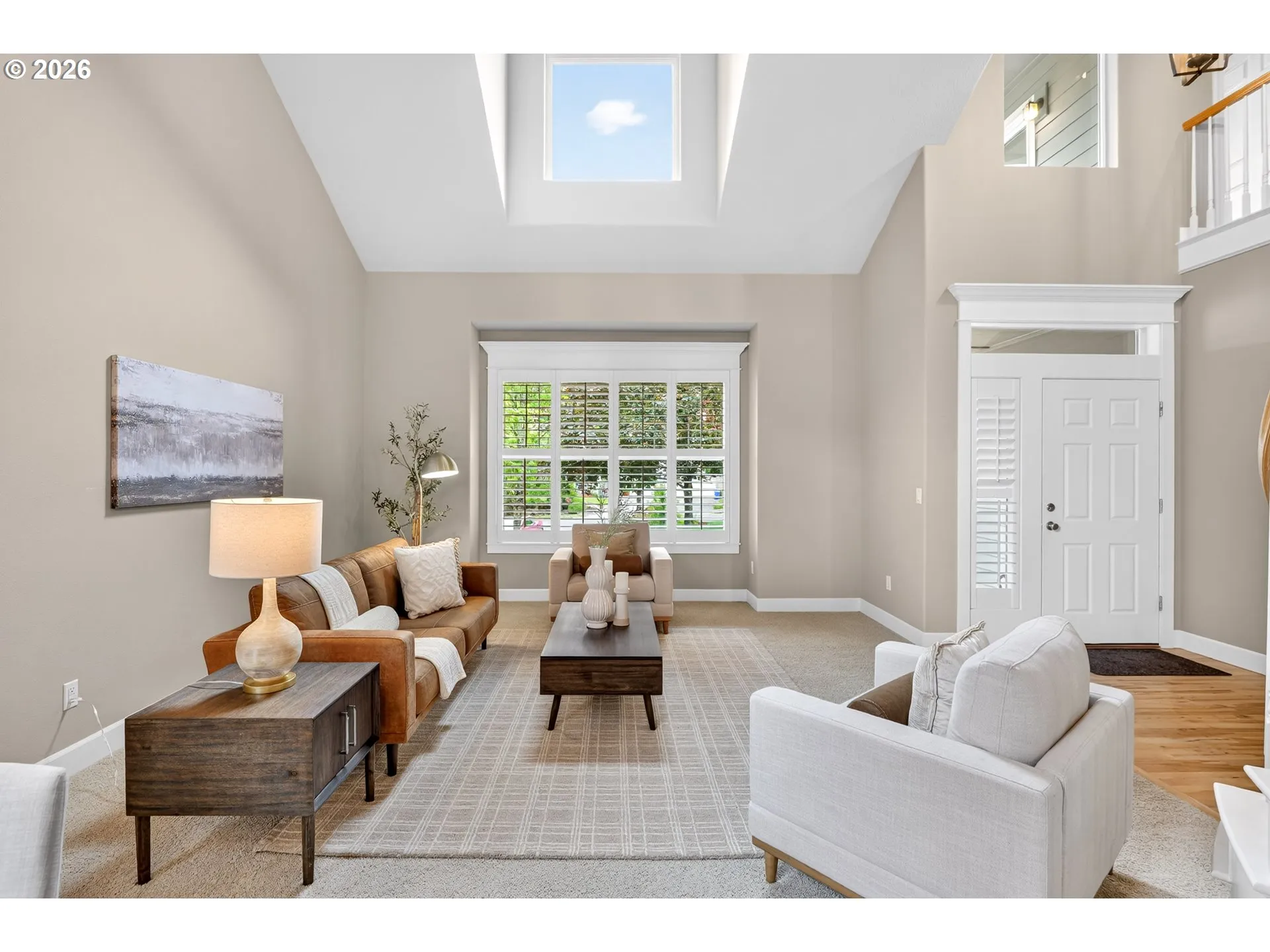 Living Room/Entrance