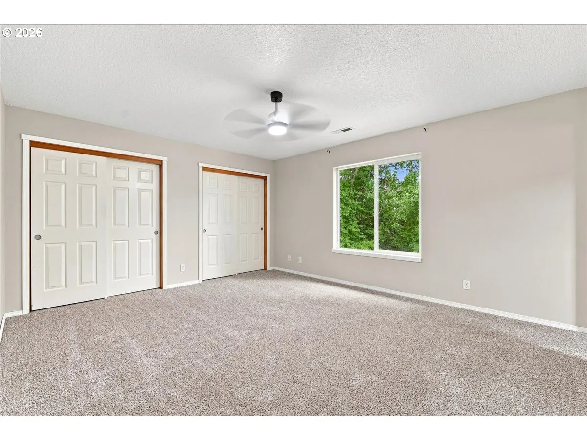 Primary Bedroom-Upper
