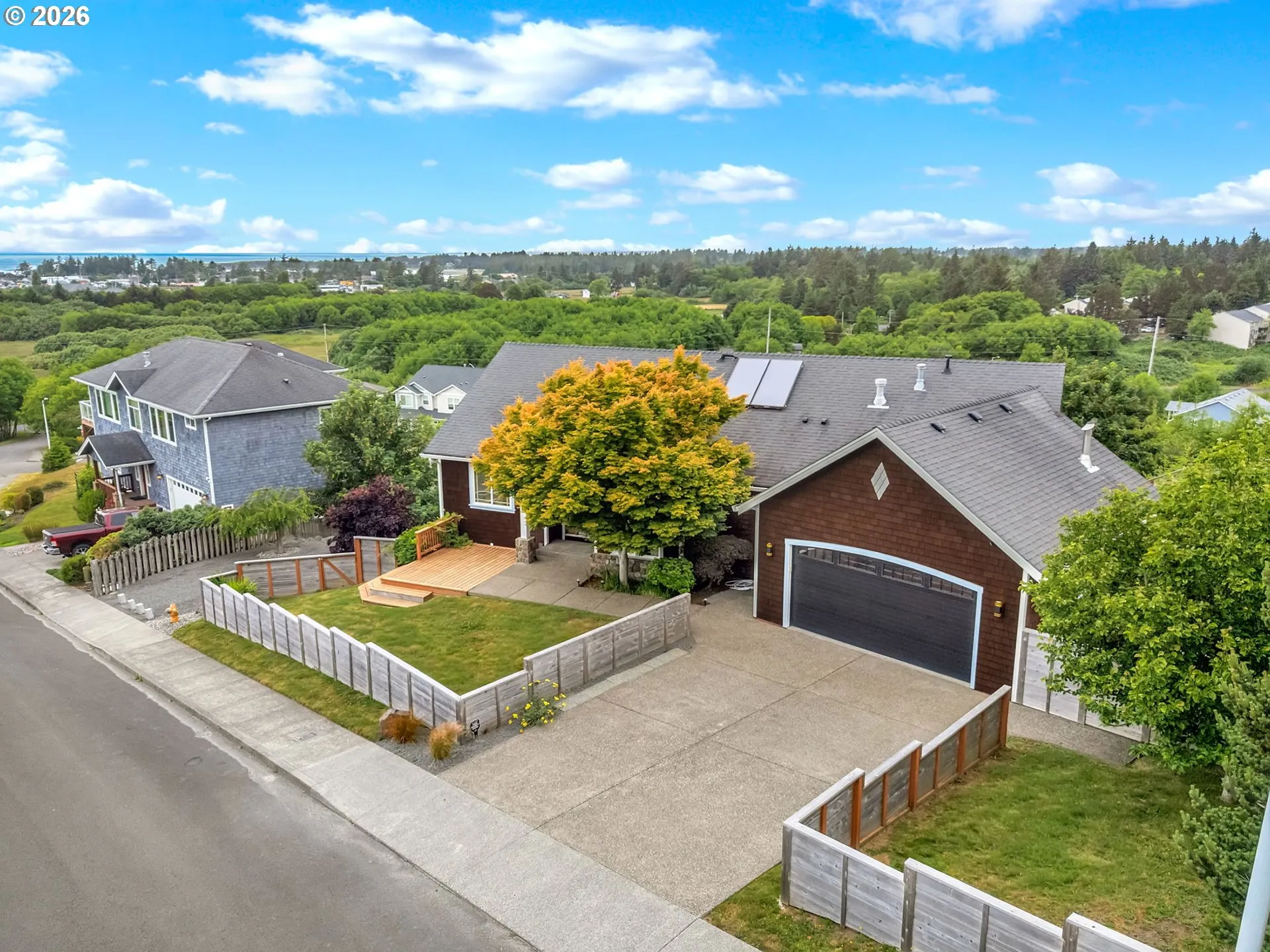Front Yard-Fenced