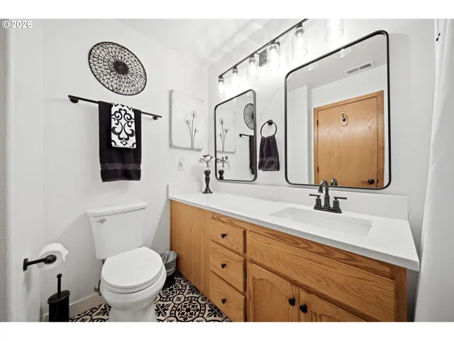 Bathroom-Upper