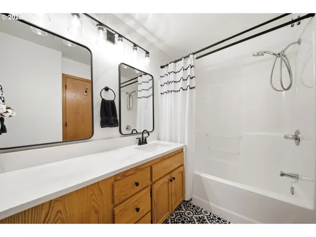 Bathroom-Upper