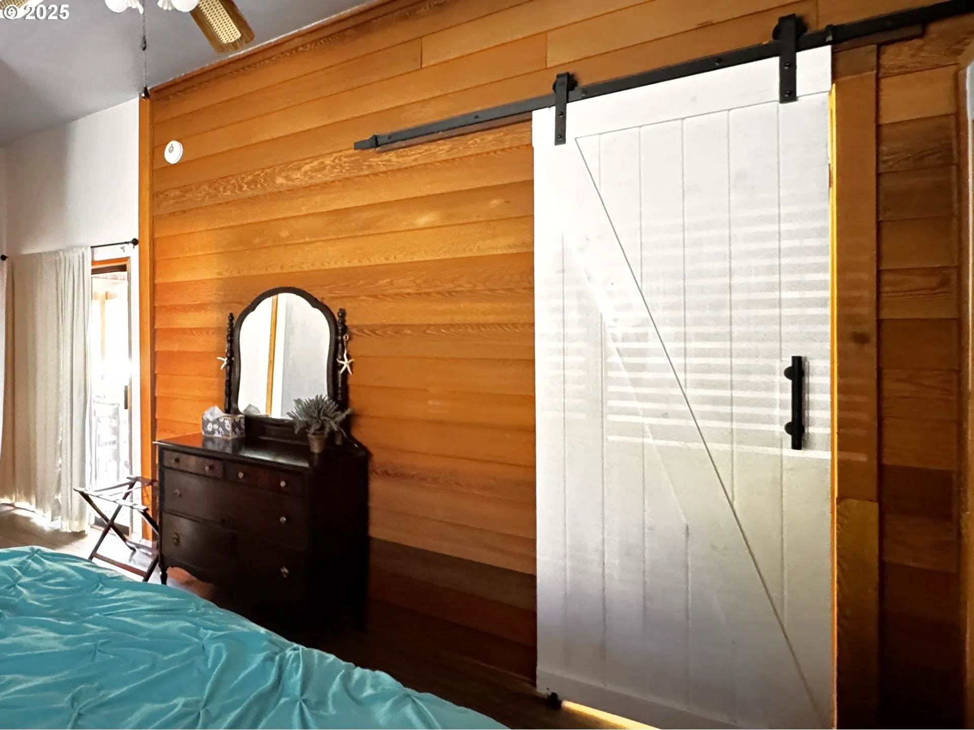 Bedroom, Primary