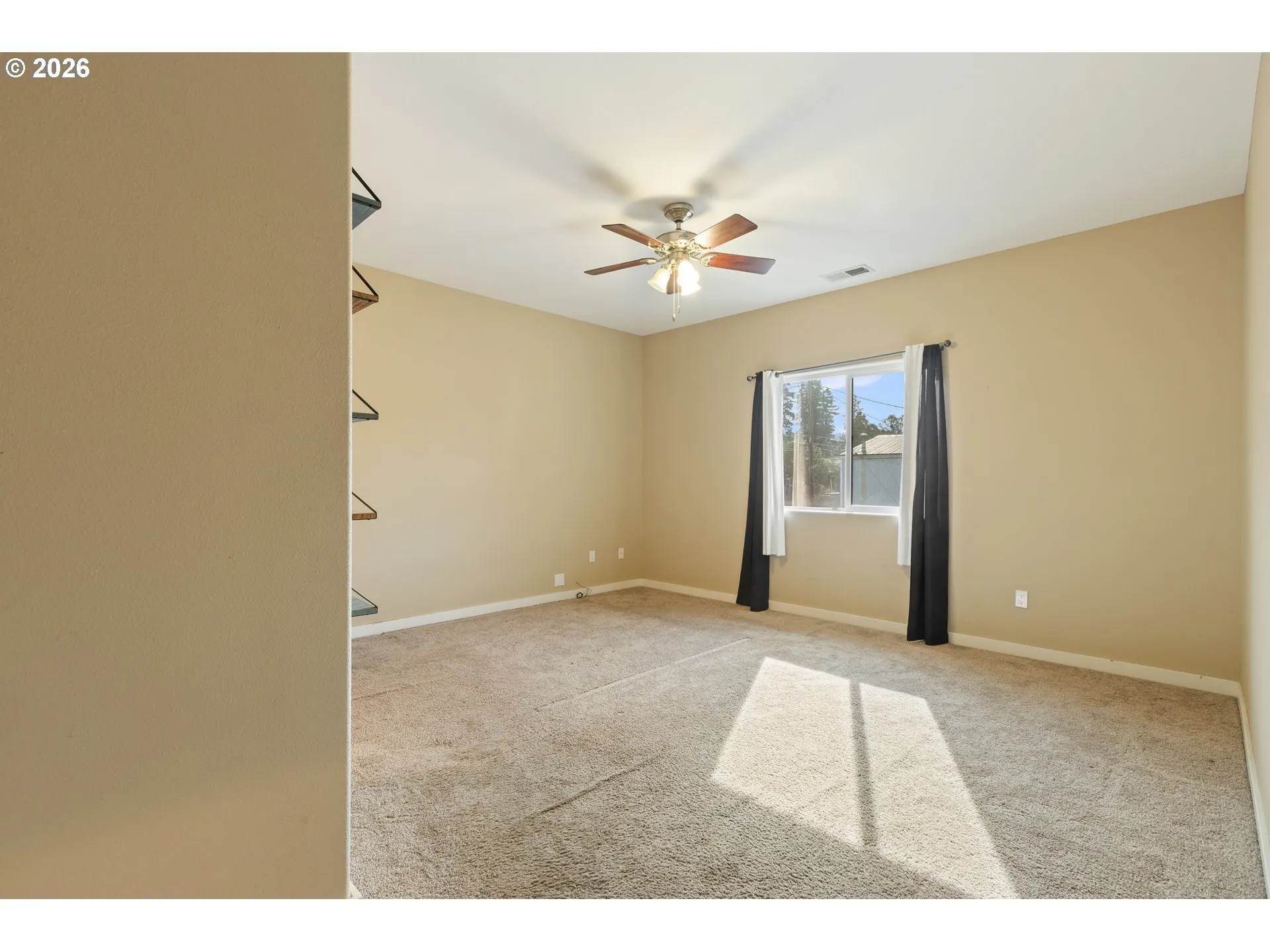 Bedroom, Primary-Ceiling Fan