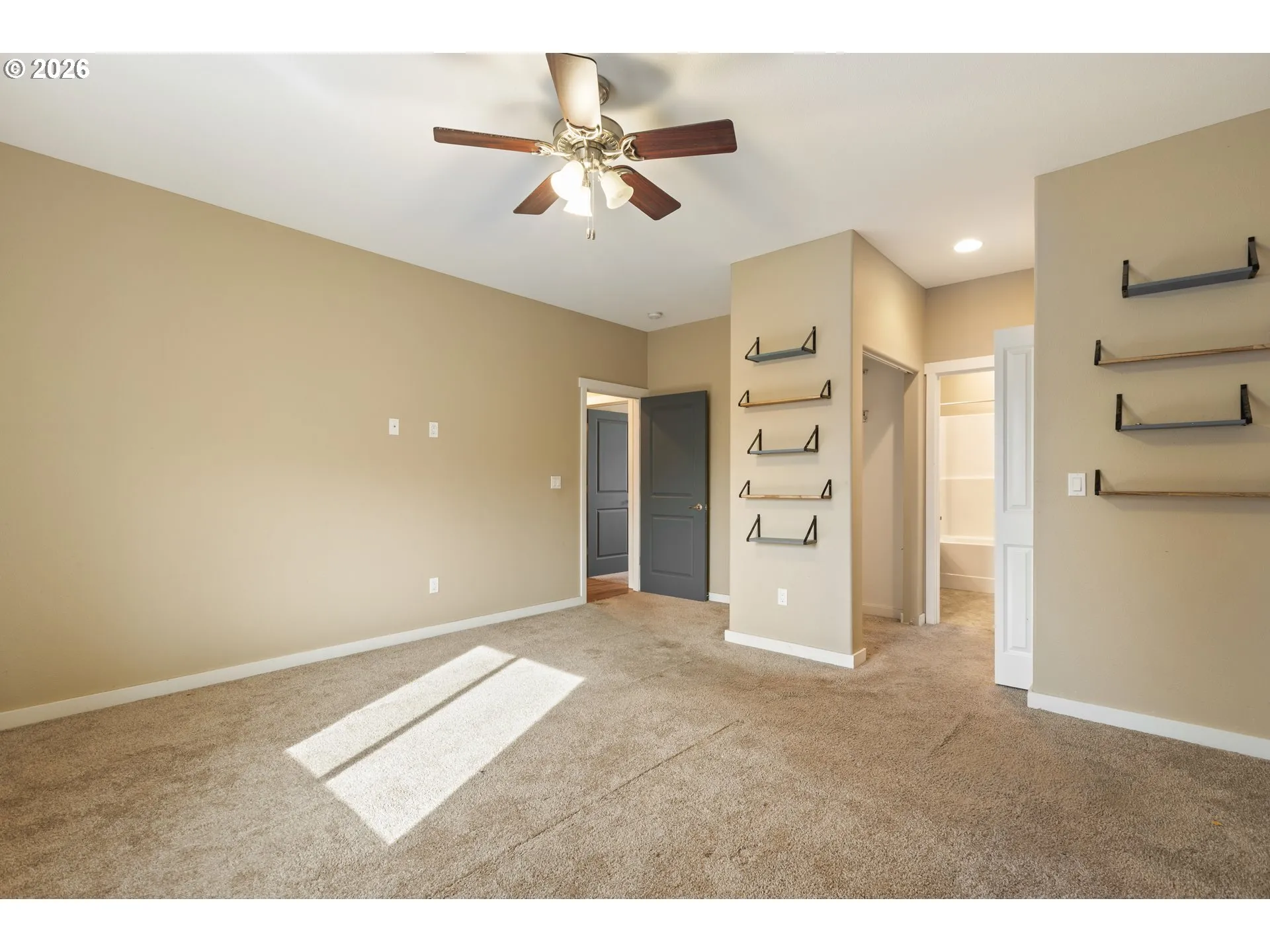 Bedroom, Primary-Main