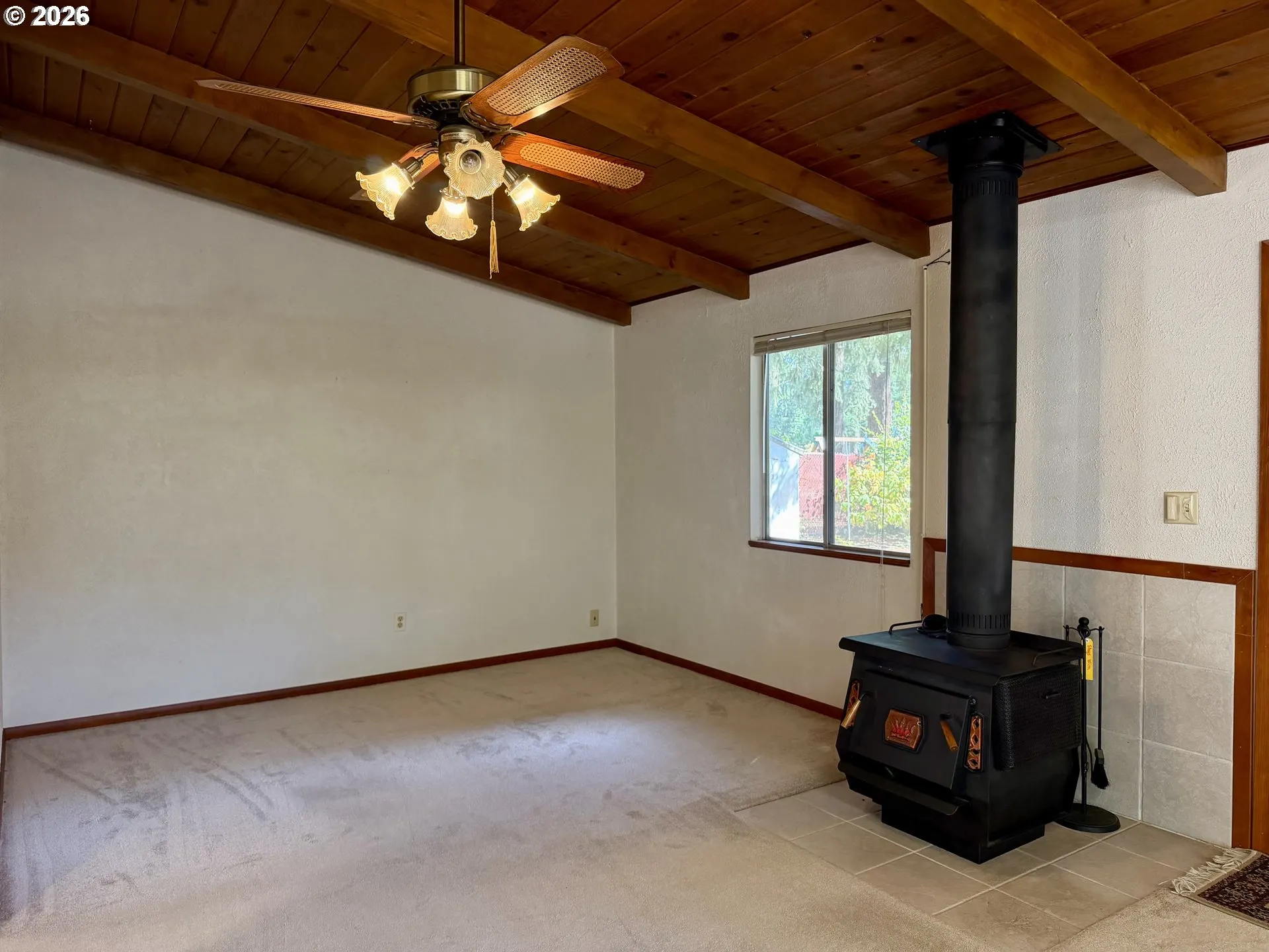 Living Room-Vaulted Ceilings