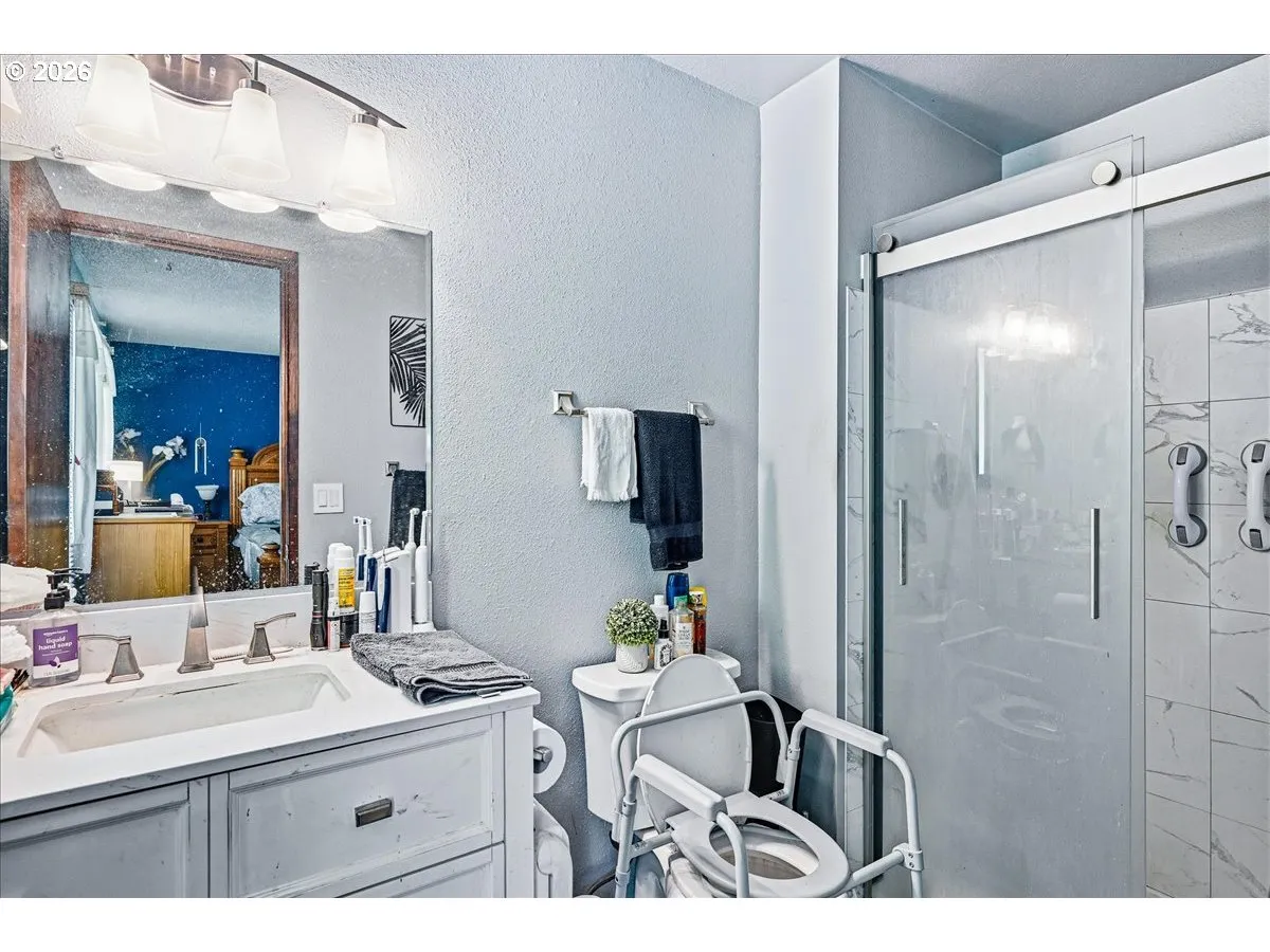 Primary Bedroom-Attached Bathroom