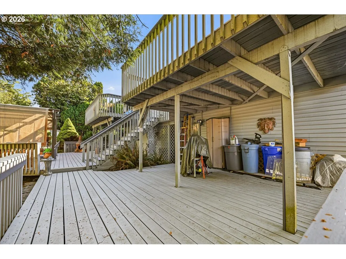 Deck-Lower