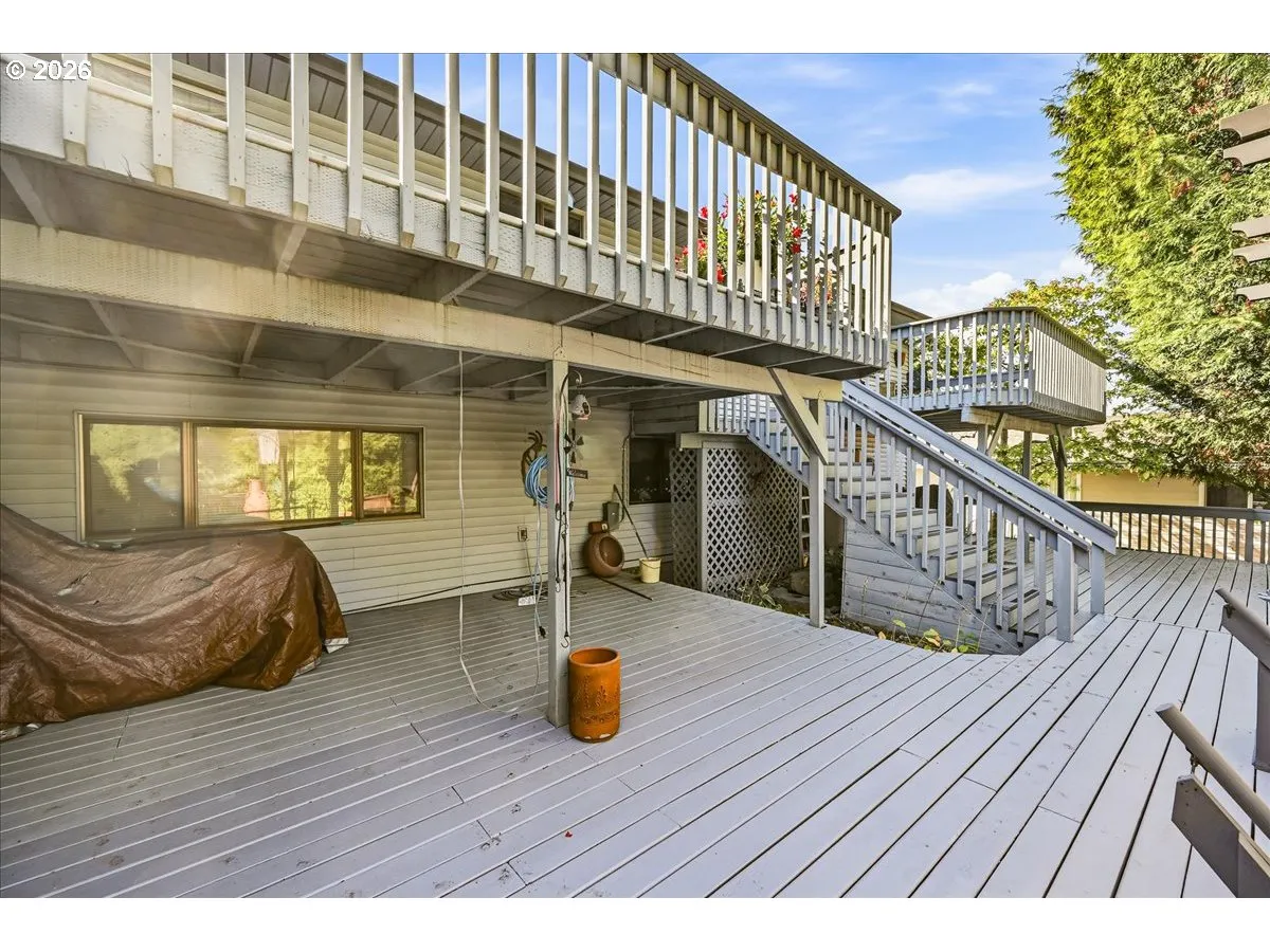 Deck-Lower