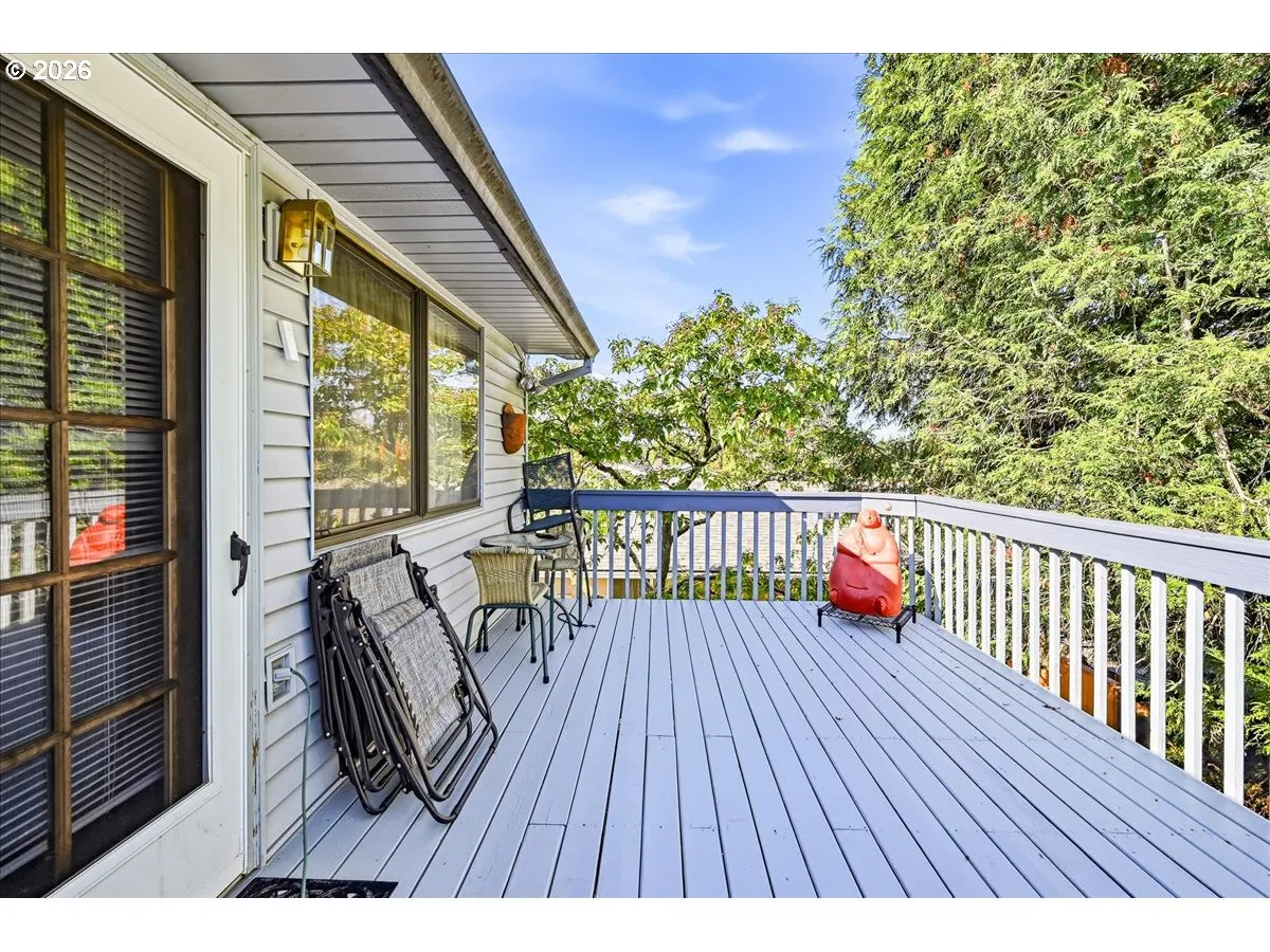 Deck-Upper