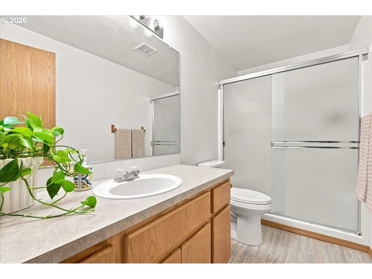 Bathroom, Attached