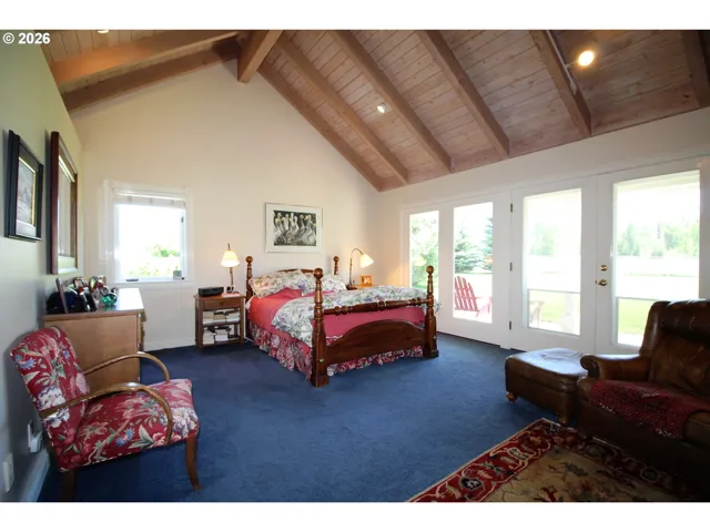 Bedroom, Primary-Vaulted Ceilings