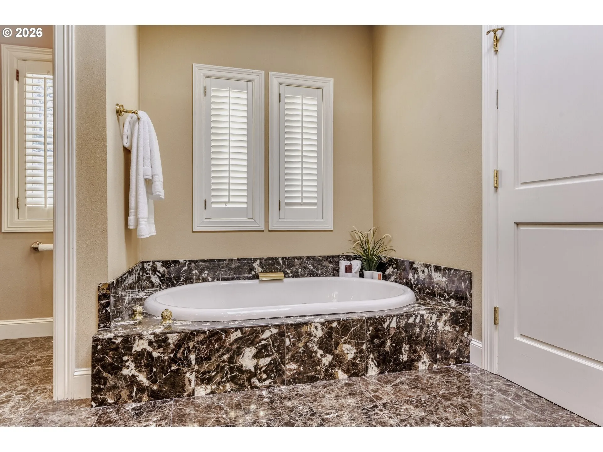 Owner's Suite Bathroom-Garden Tub