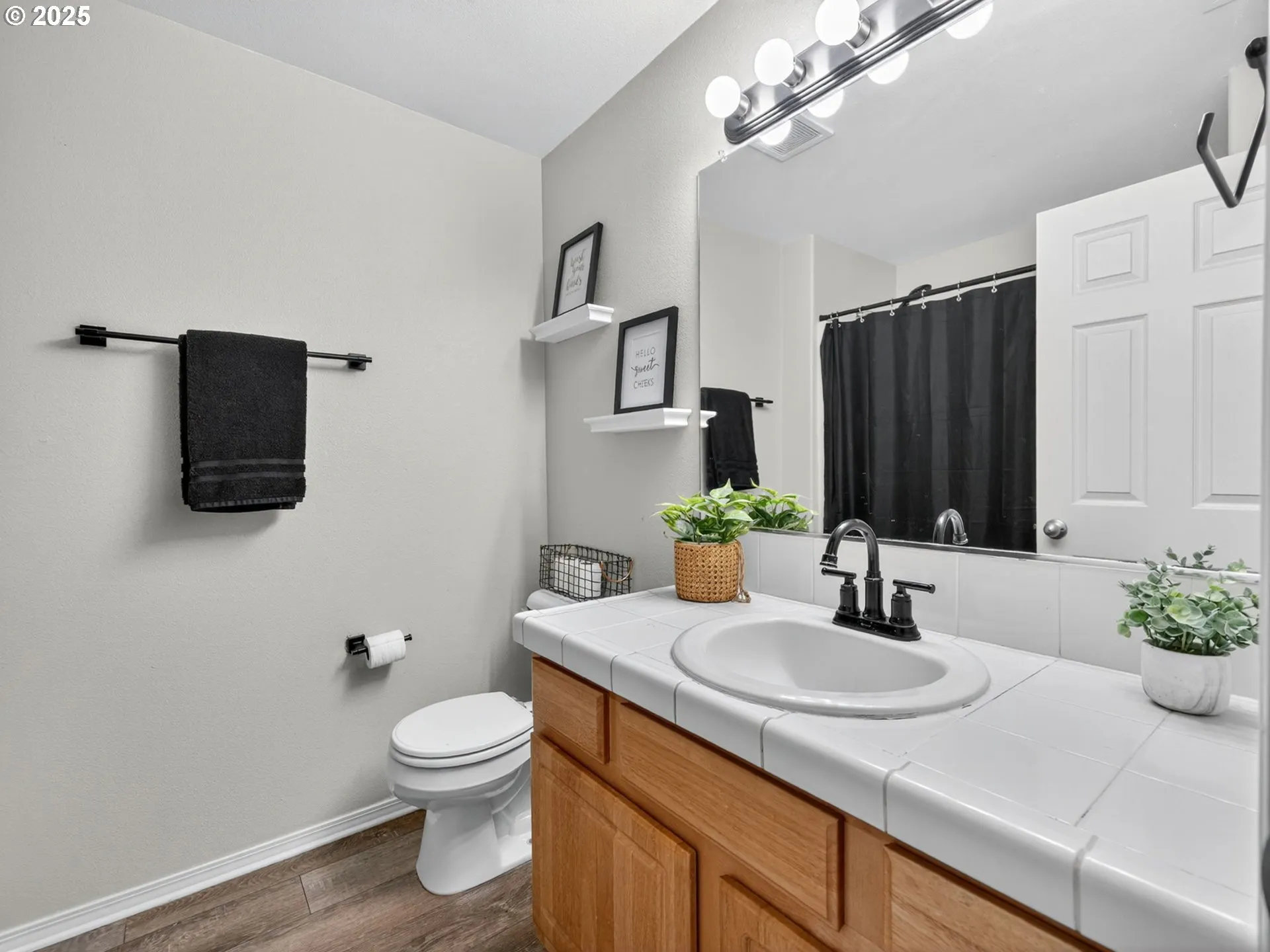 Bathroom-Upper