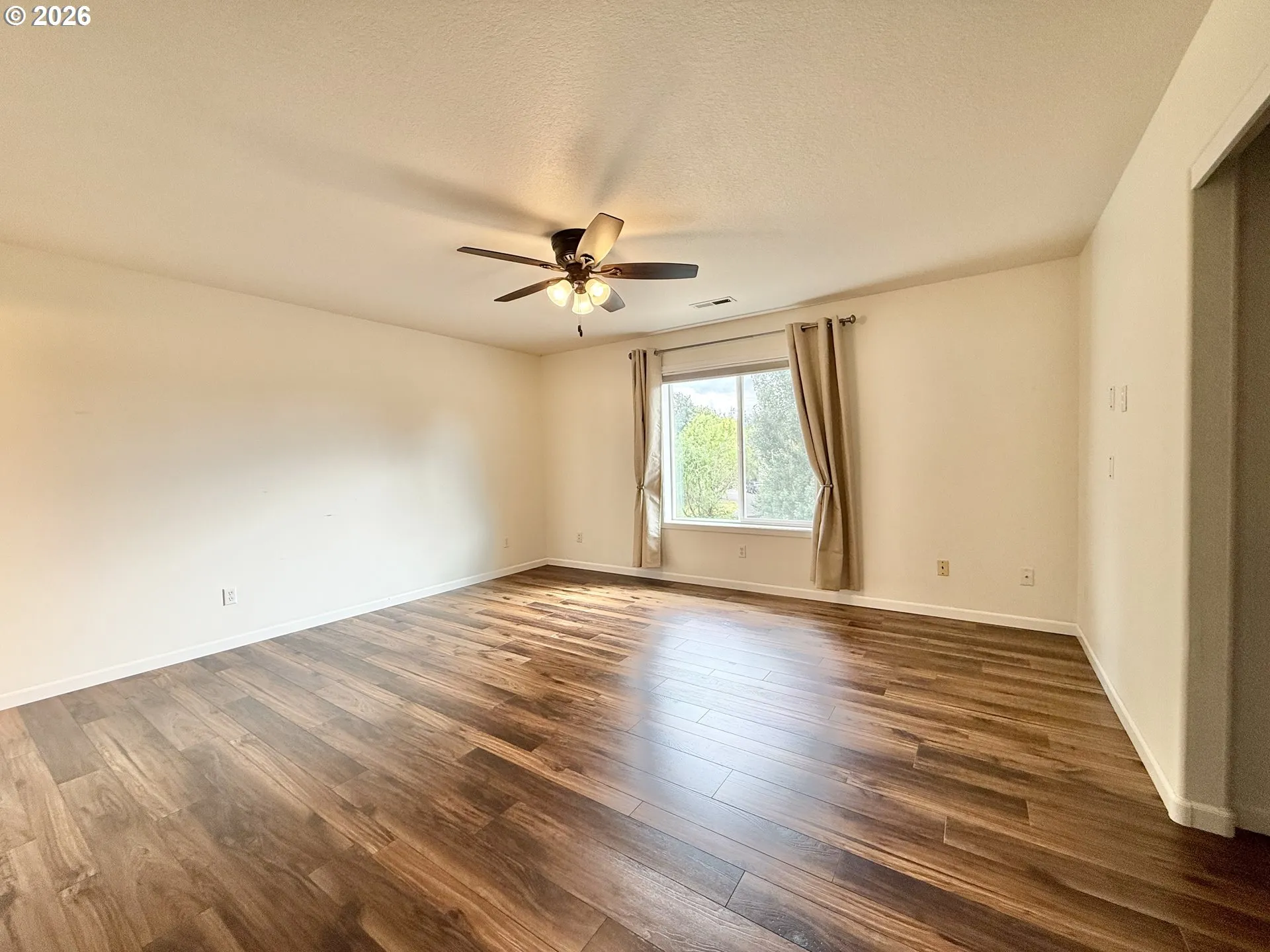 Primary Bedroom-Upper