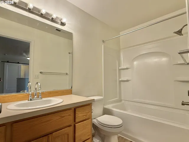 Bathroom-Upper