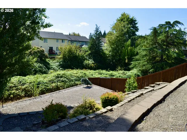 Yard-Back
