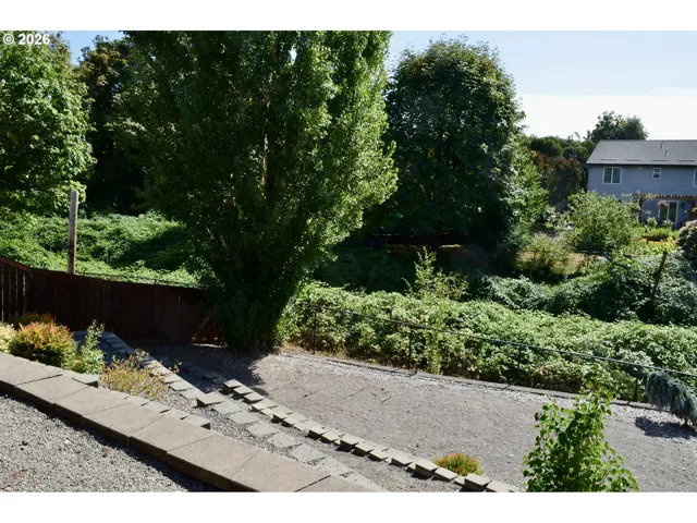 Yard-Back