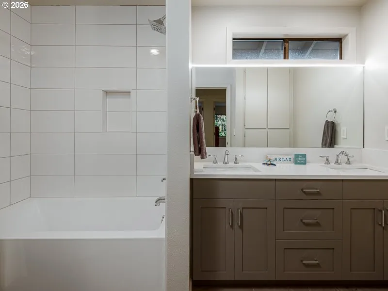 Bathroom-Upper