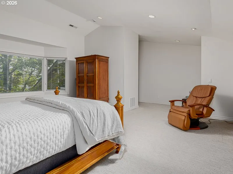 Bedroom, Primary-Upper