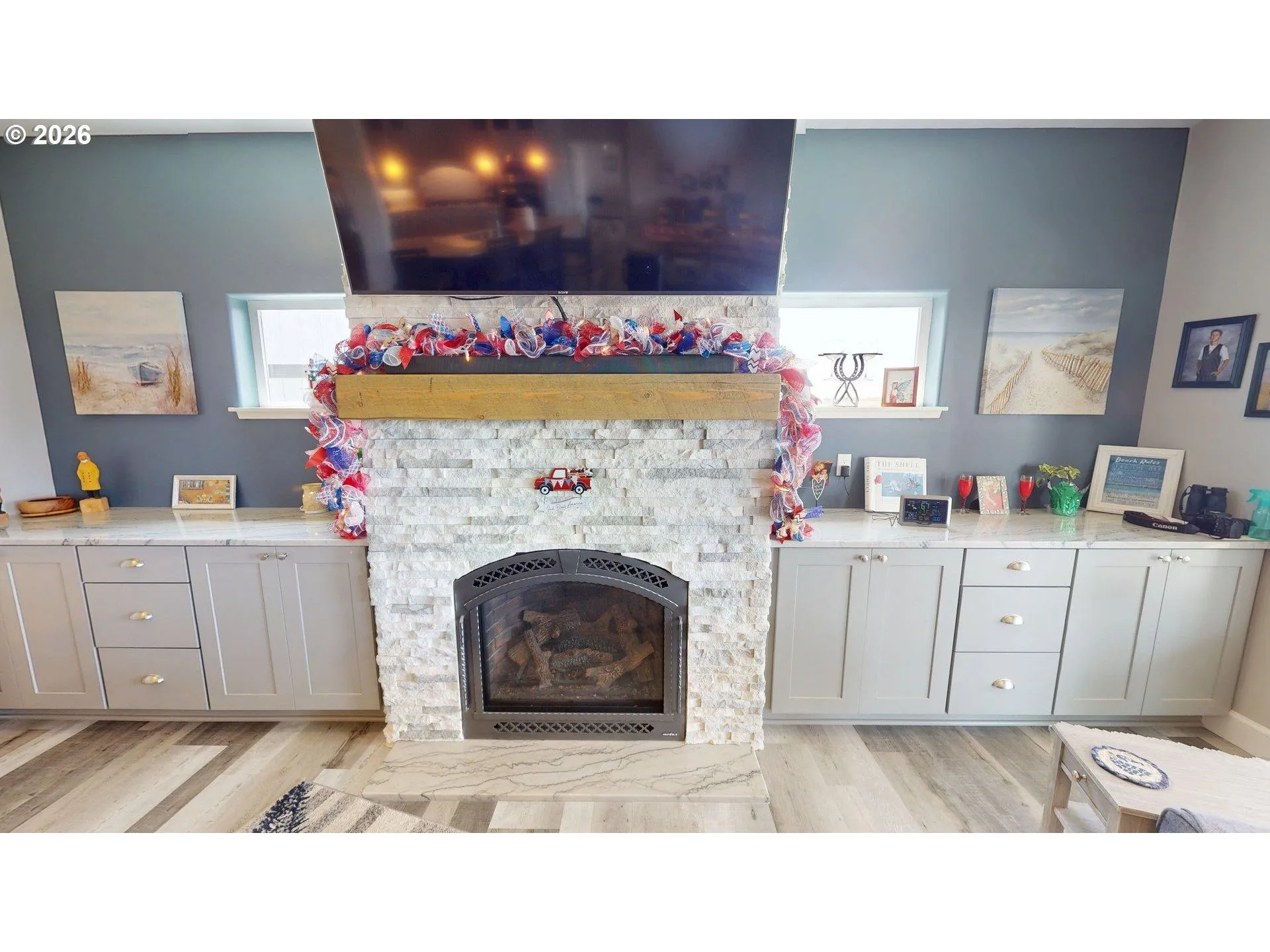 Living Room-Fireplace