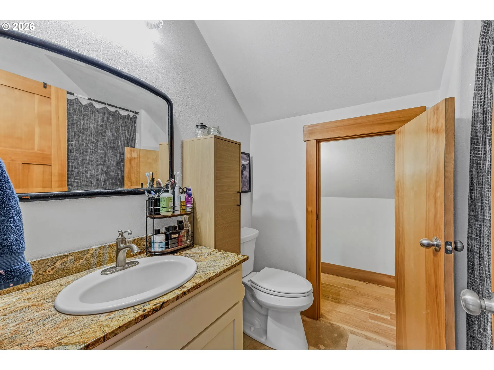 Bathroom-Upper