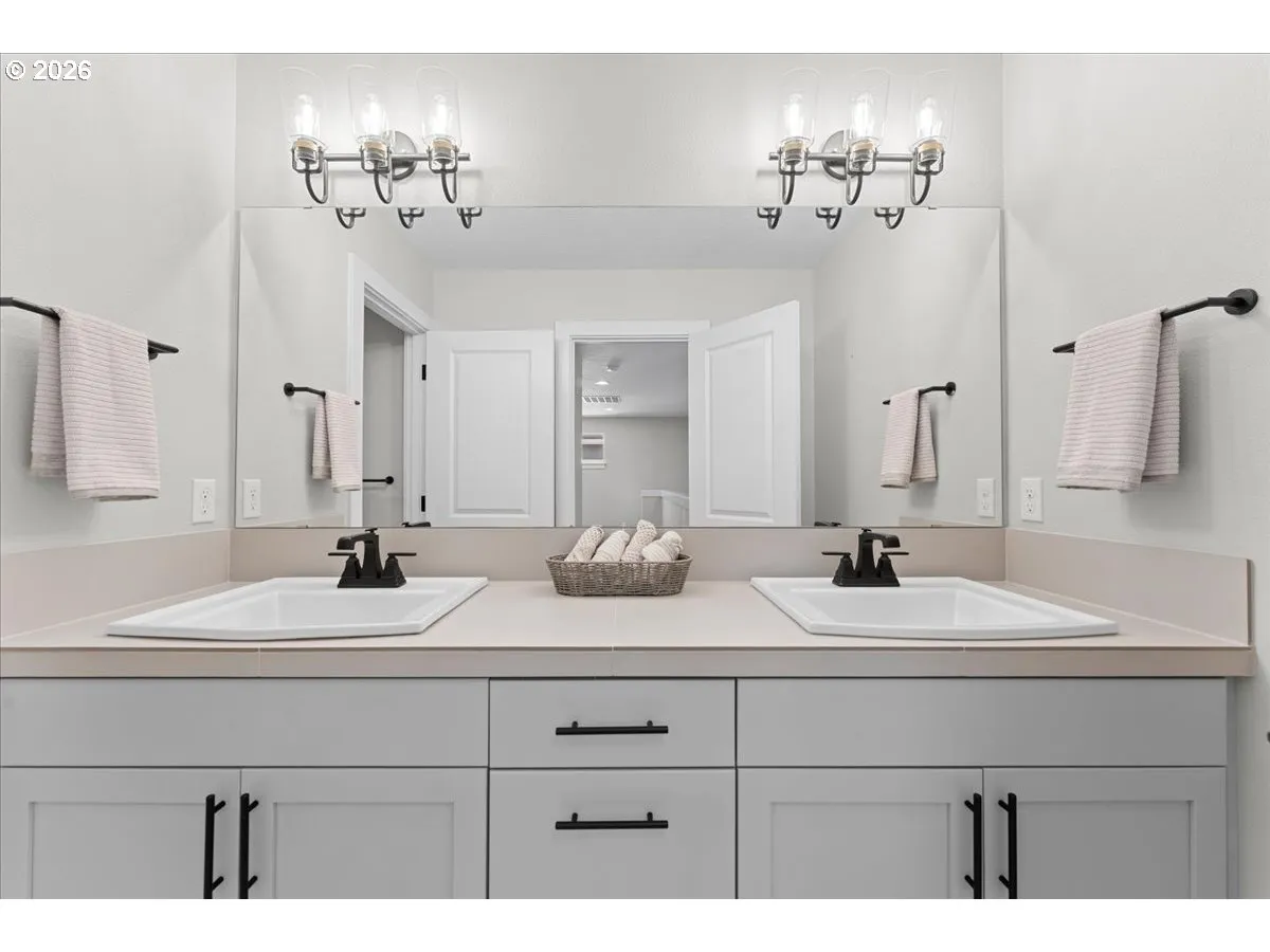 Bathroom-Upper