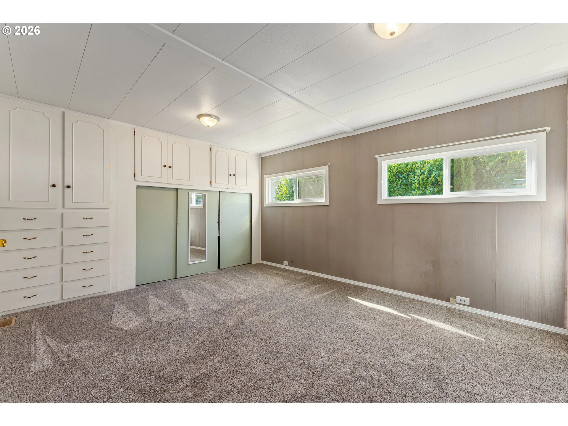 Bedroom, Primary