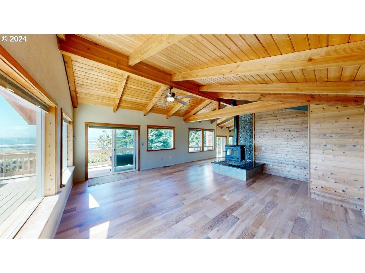 Living Room-Vaulted Ceilings