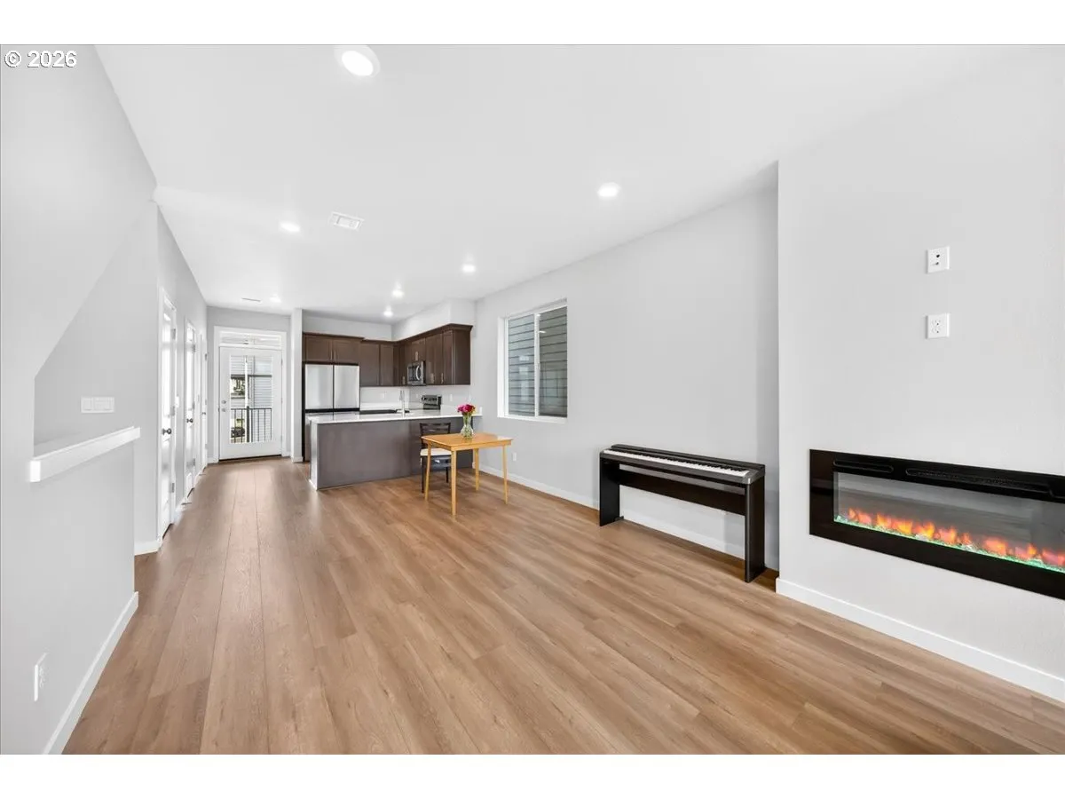 Living Room-Fireplace
