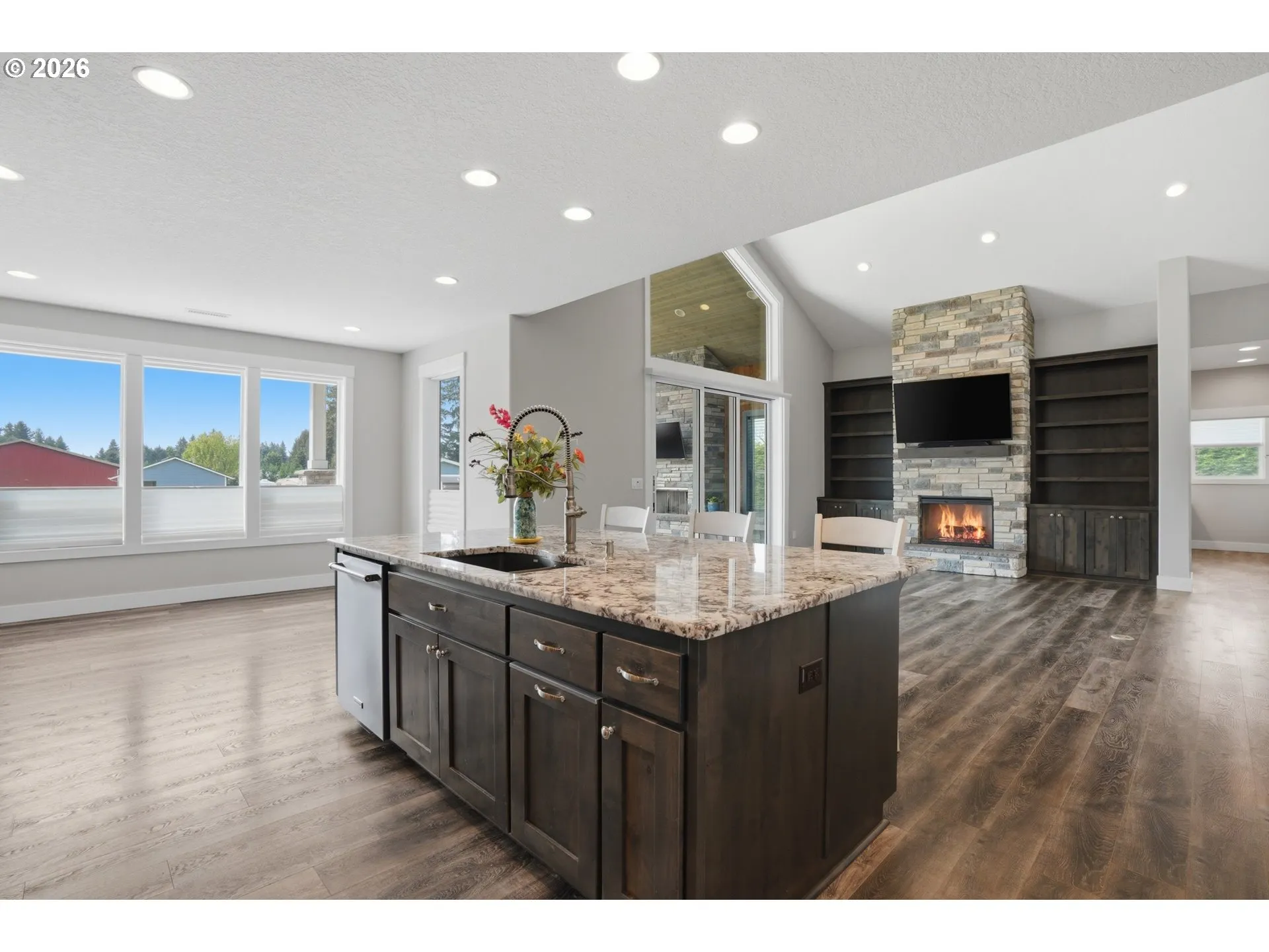 Kitchen/Dining Room-Island