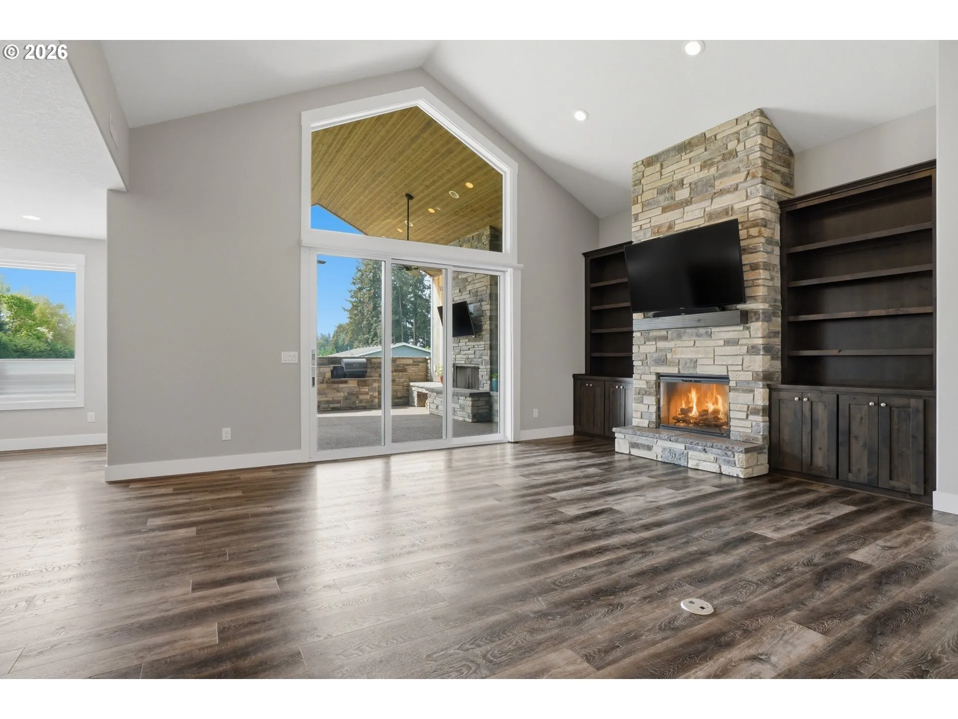 Living Room-Fireplace