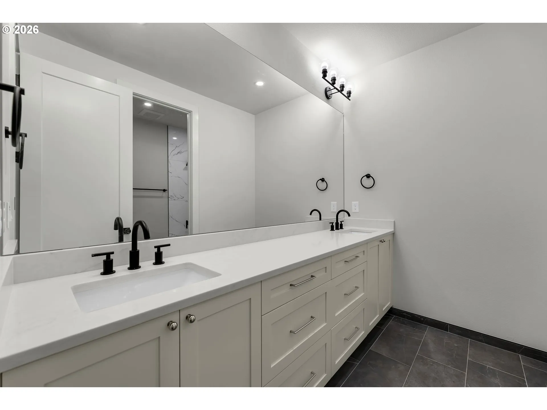 Bathroom-Upper