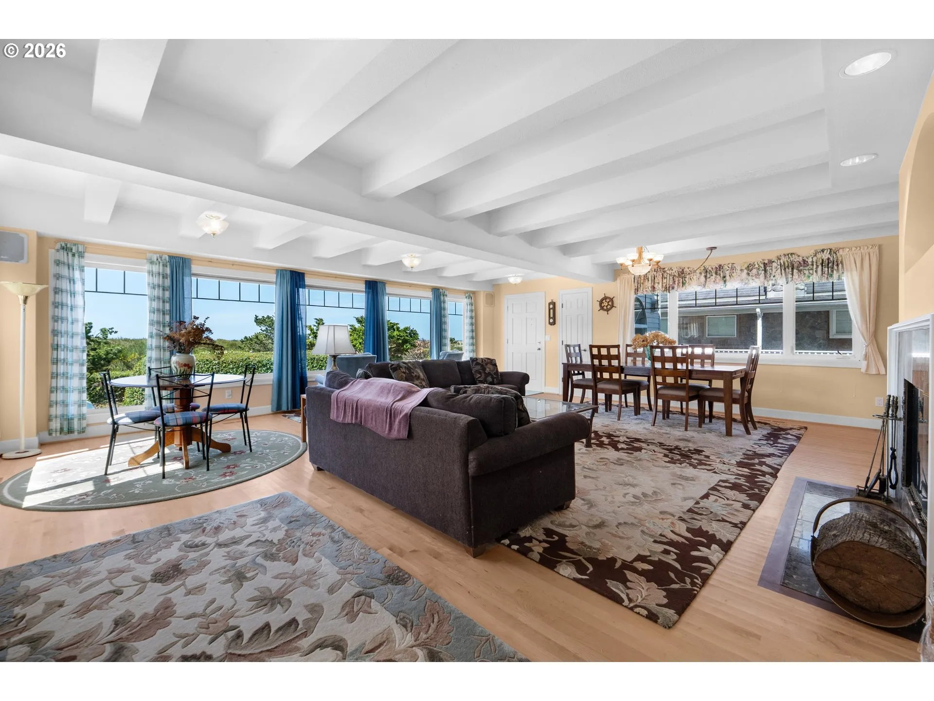 Living Room/Dining Room