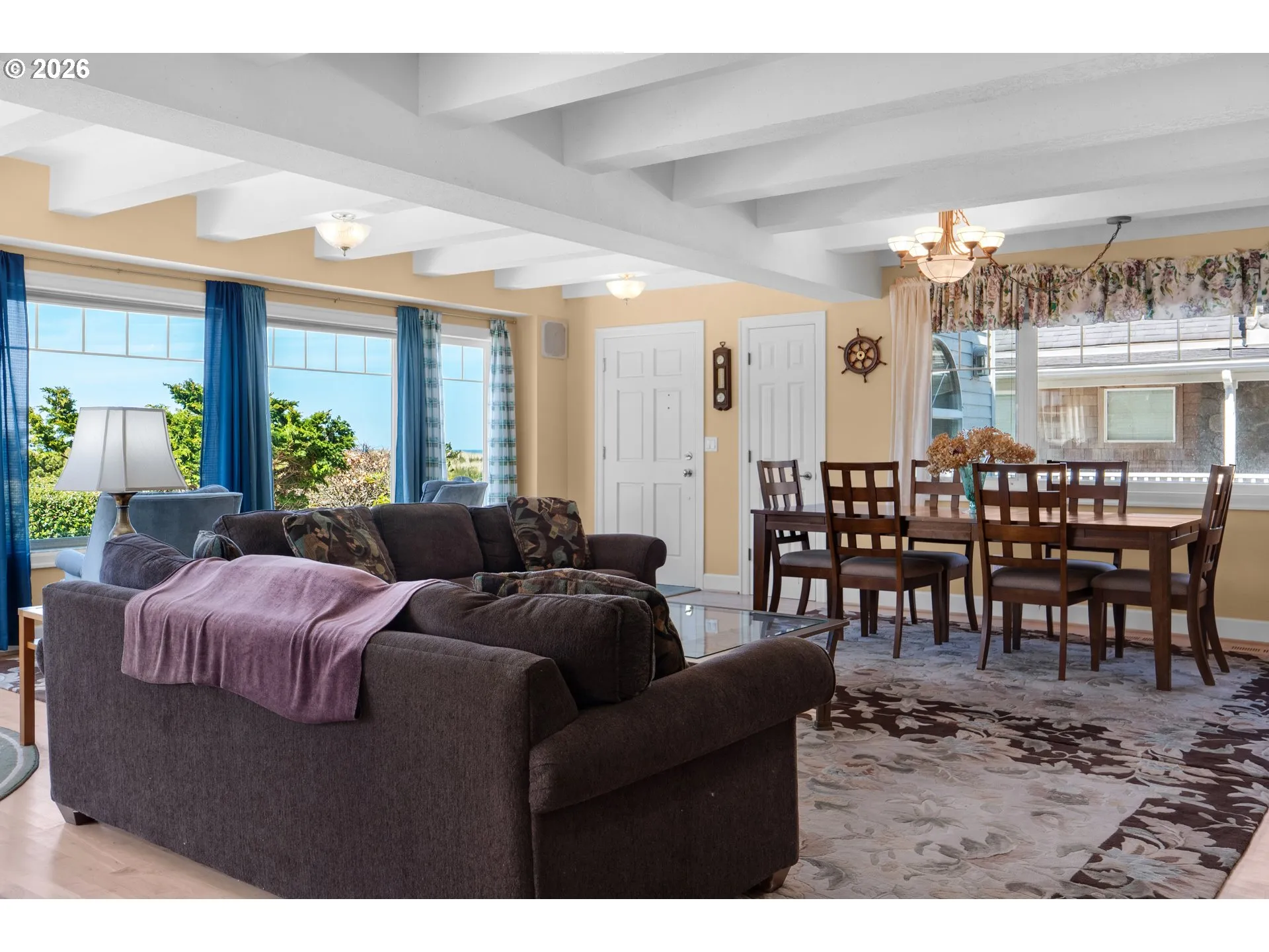 Living Room/Dining Room