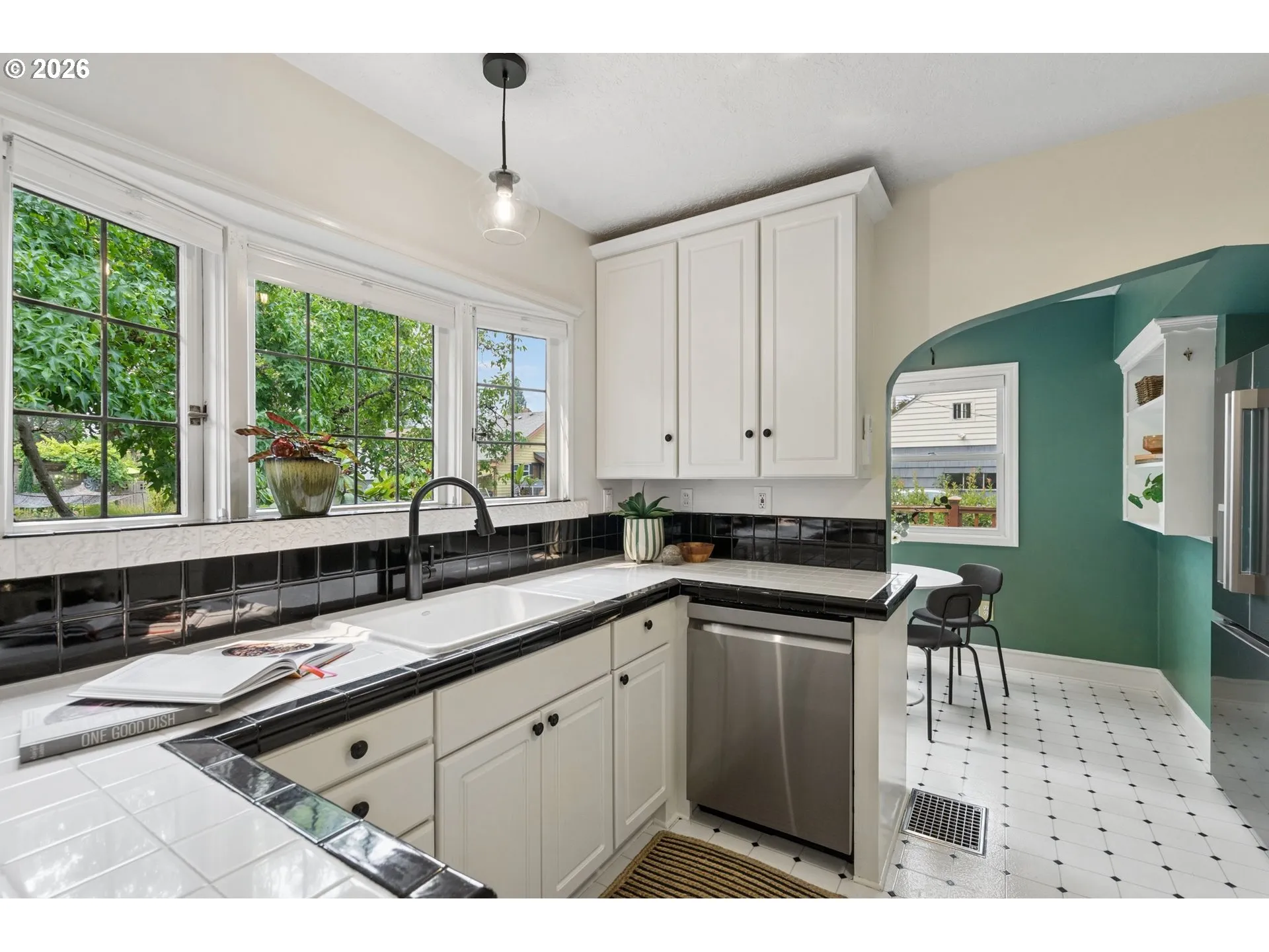 Kitchen-Eating Area