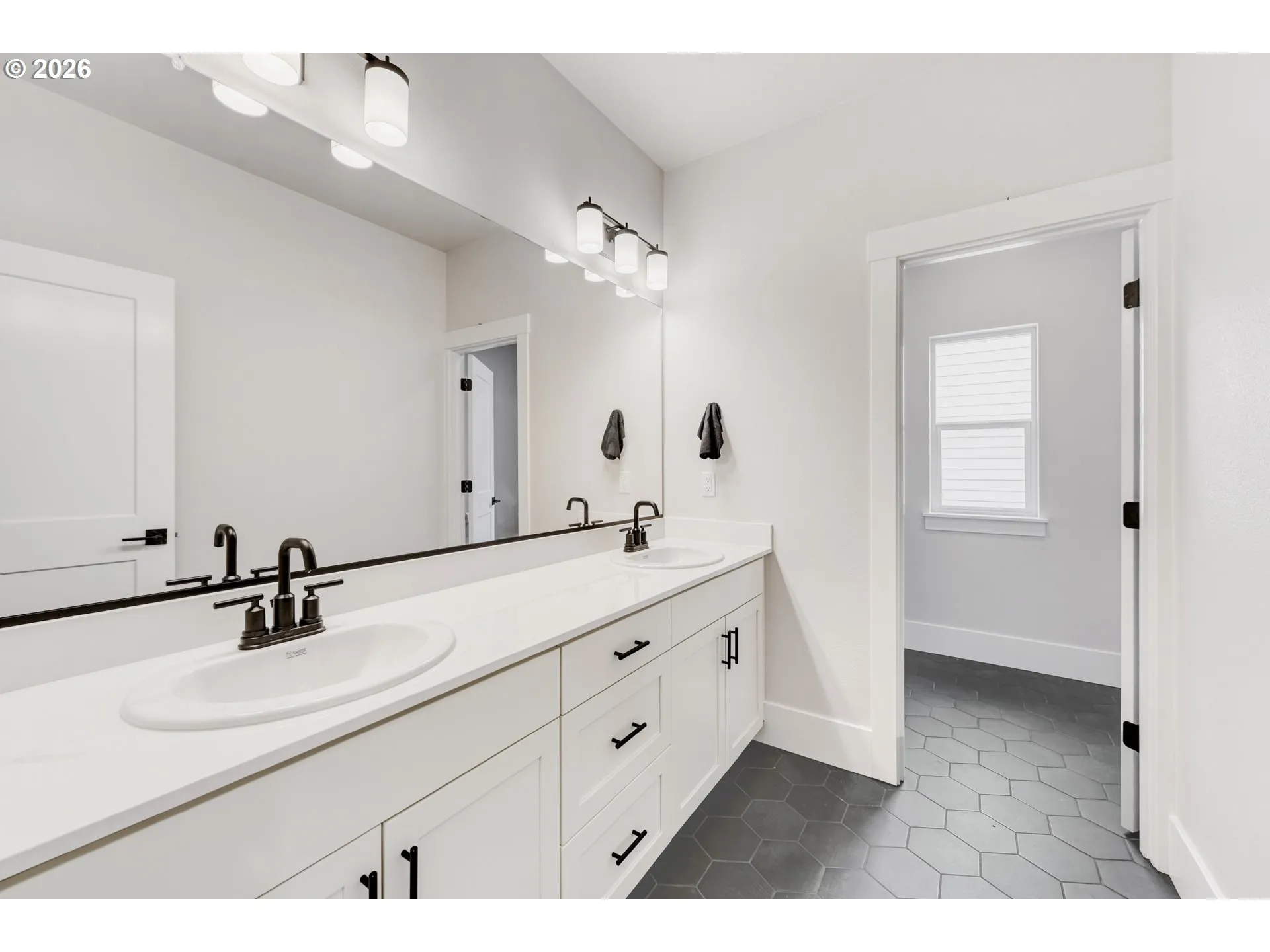 Bathroom-Upper