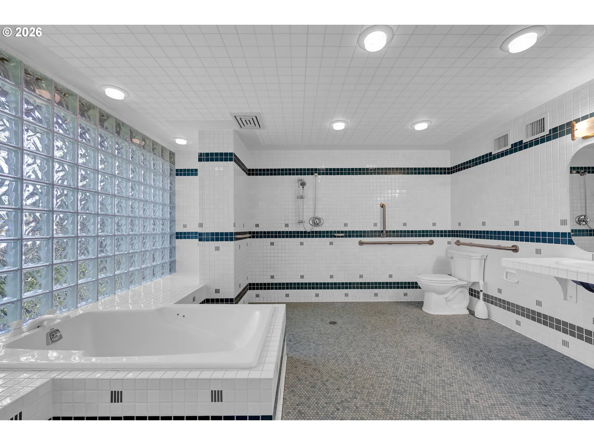 Bathroom-Walk in Shower