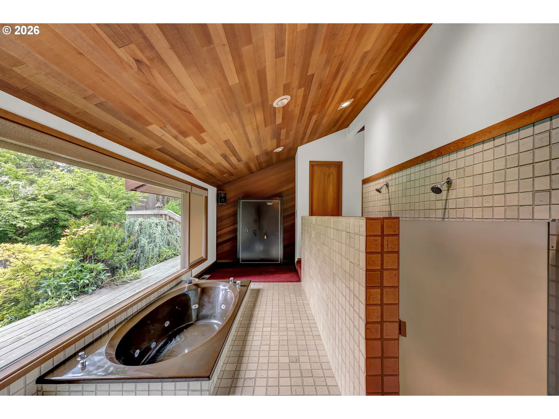 Owner's Suite Bathroom-Garden Tub