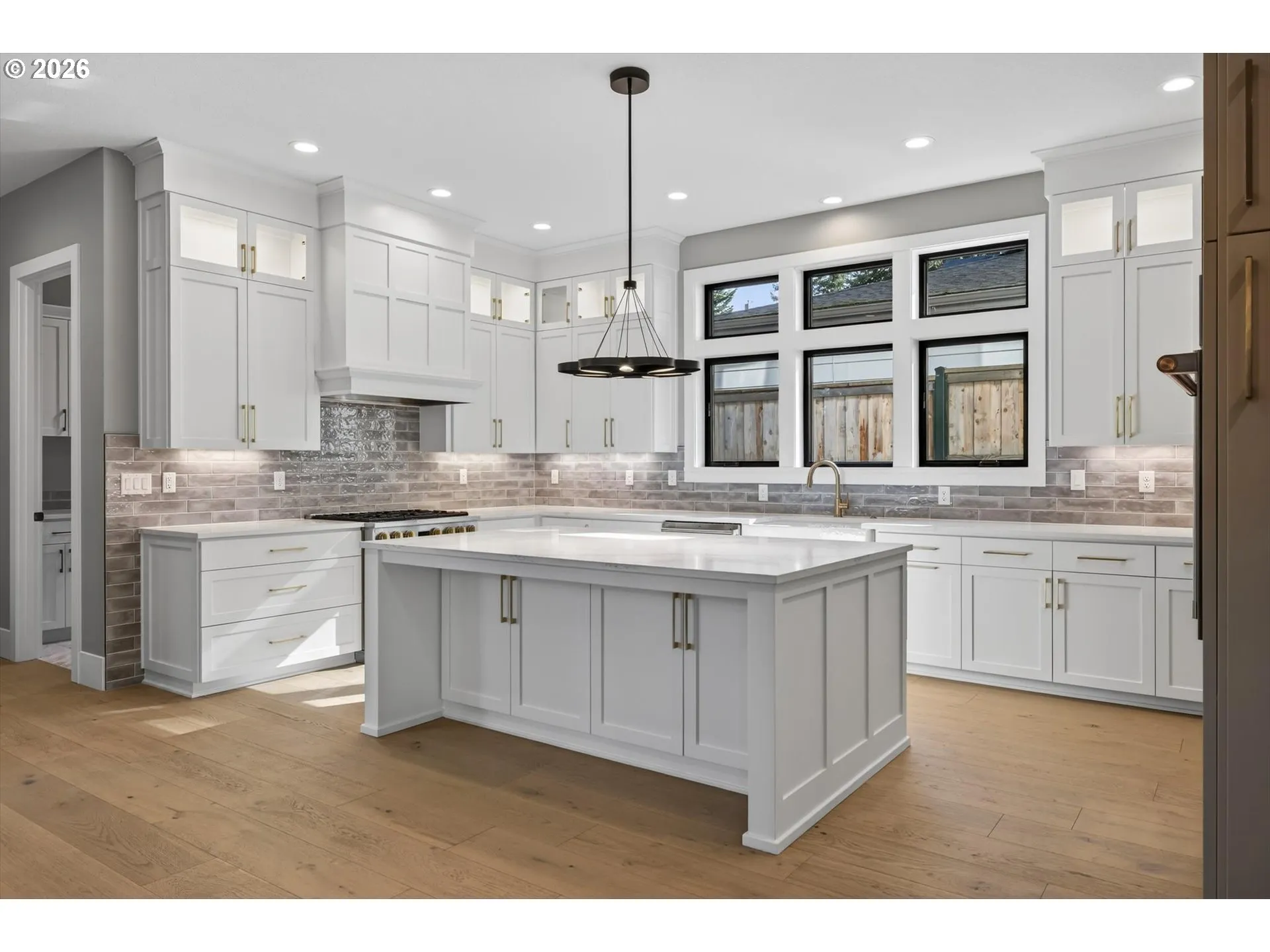 Kitchen-Breakfast Bar